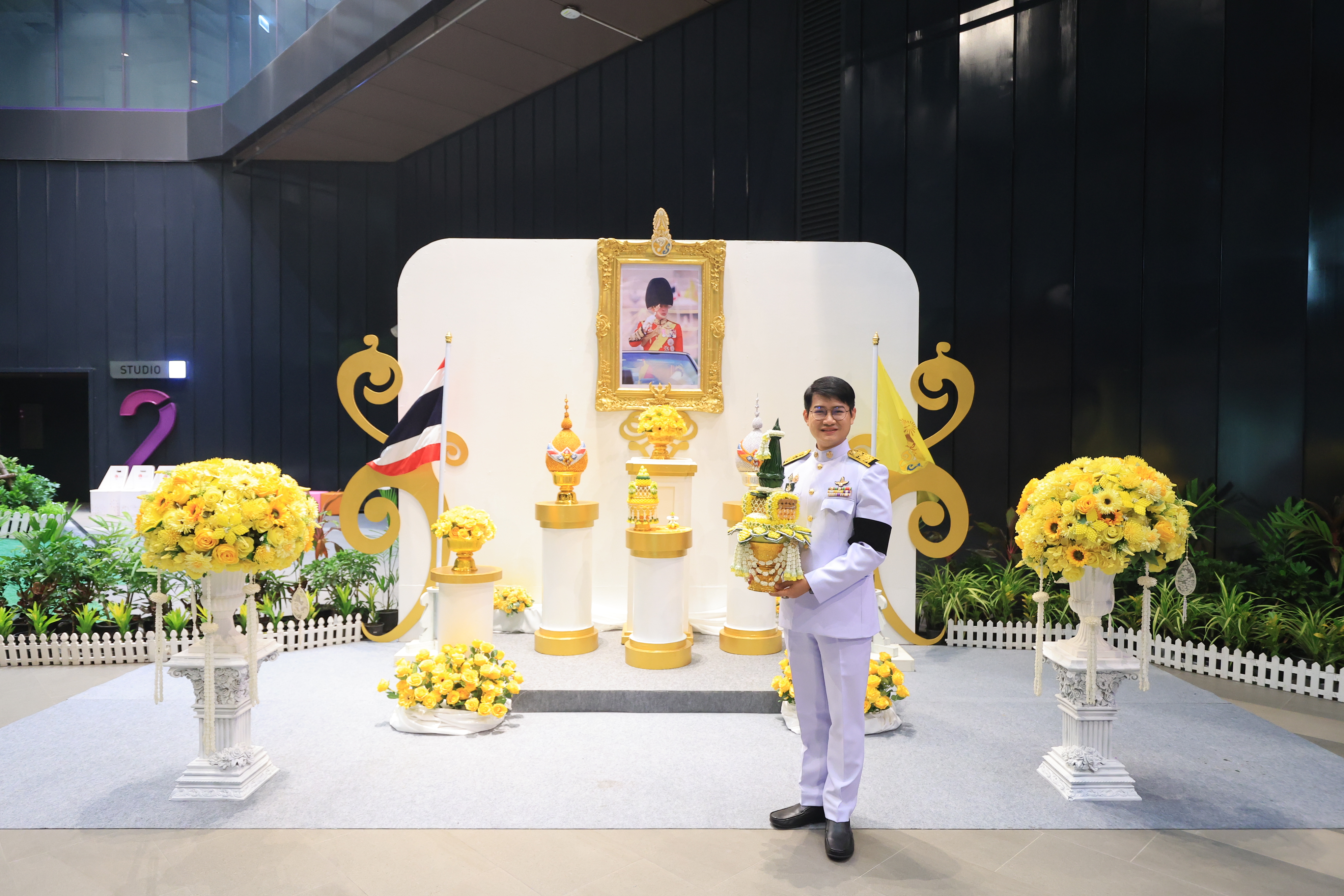 title - คณะผู้บริหาร ส.ป.ก. บันทึกเทปถวายพระพรชัยมงคล เนื่องในโอกาสมหามงคลเฉลิมพระชนมพรรษา 74 พรรษา พระบาทสมเด็จพระปรเมนทรรามาธิบดีศรีสินทร มหาวชิราลงกรณ พระวชิรเกล้าเจ้าอยู่หัว